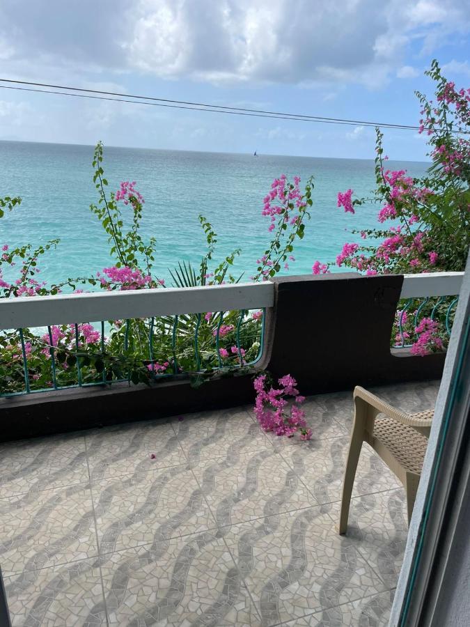 Orrie'S Beach Bar And Hotel Crab Hill Esterno foto